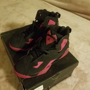 Jordans black n pink retro